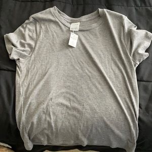 Pink ribbed grey shirt